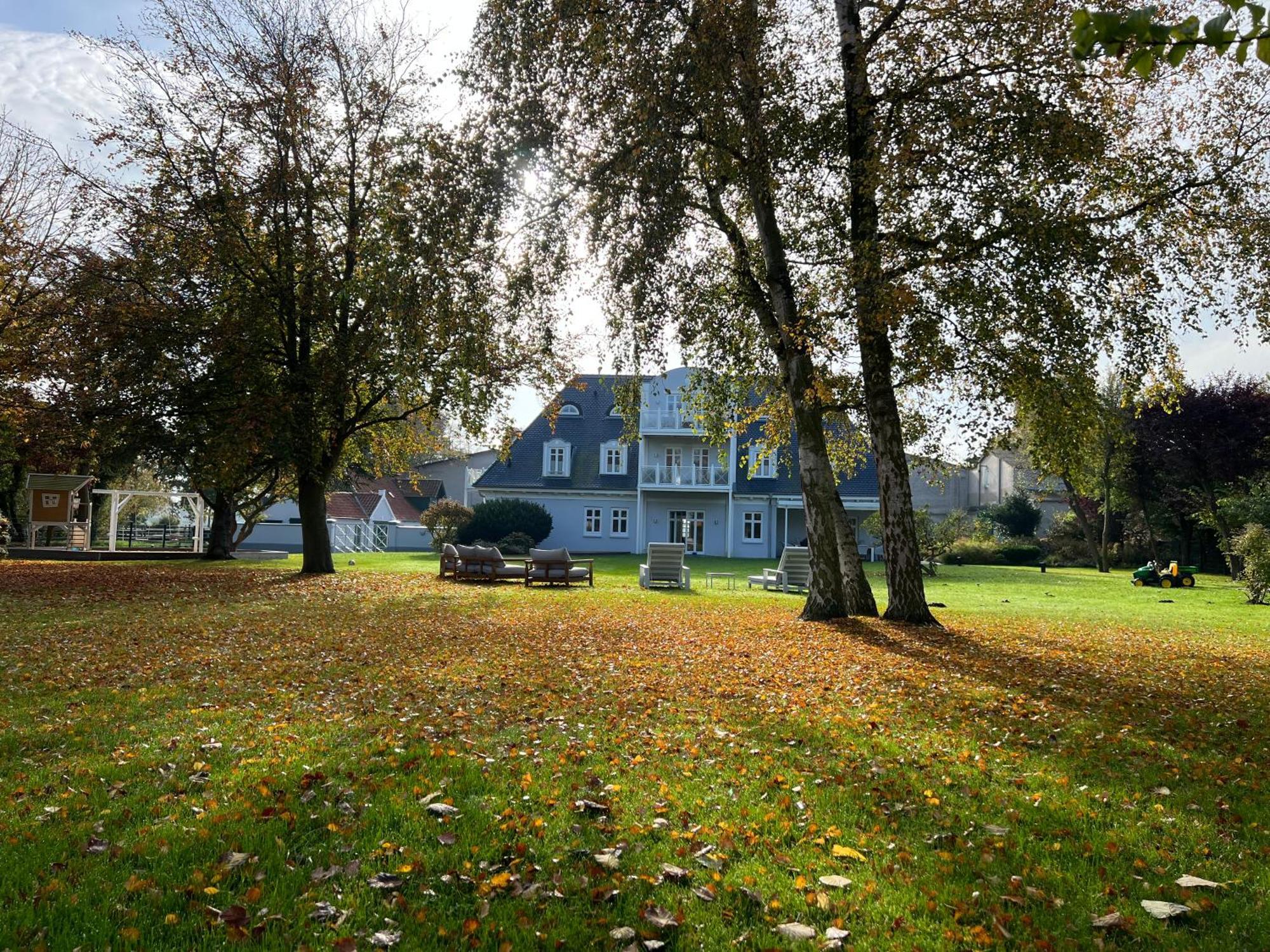 ホテル Landhaus Luetjenhof Großenbrode エクステリア 写真